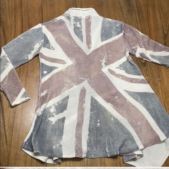 ISO this cardigan! - Picture 3 of 3